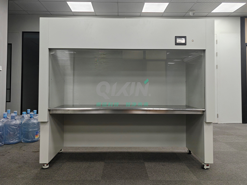 上海某光电光学企业超净工作台