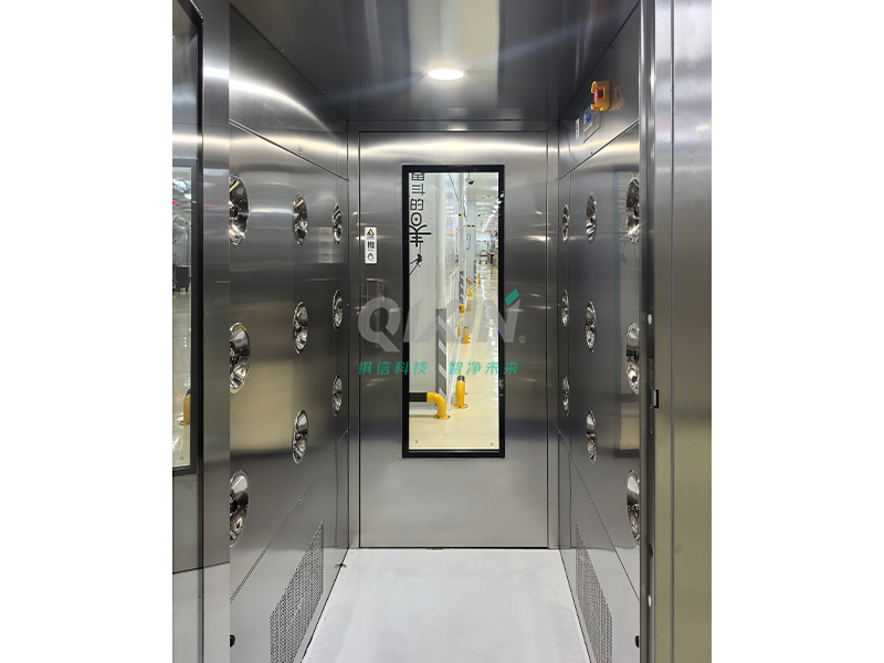 宁波某新能源企业不锈钢风淋室